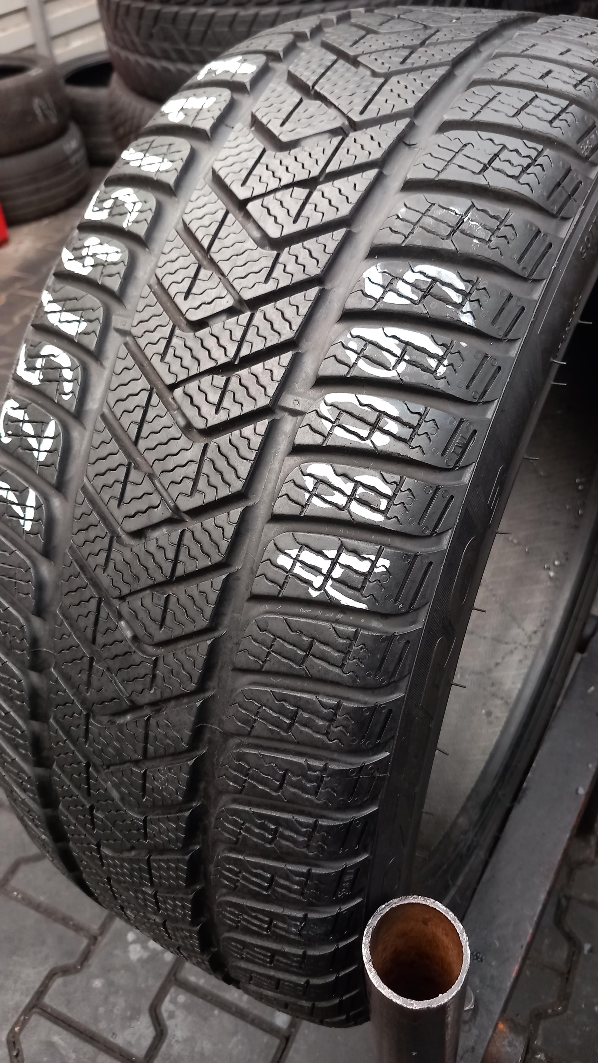 225/45/17 Pirelli SottoZero 3 94V