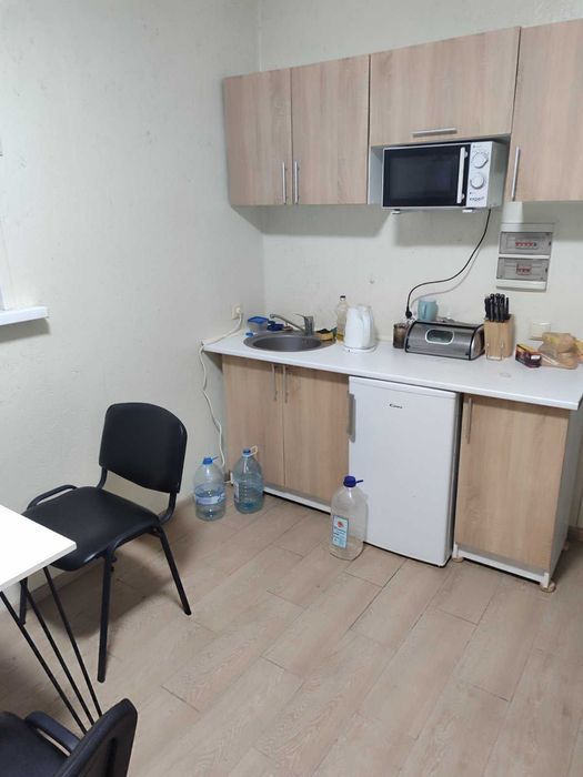 Продам приватизированный земельный участок с постройками в Равнополье