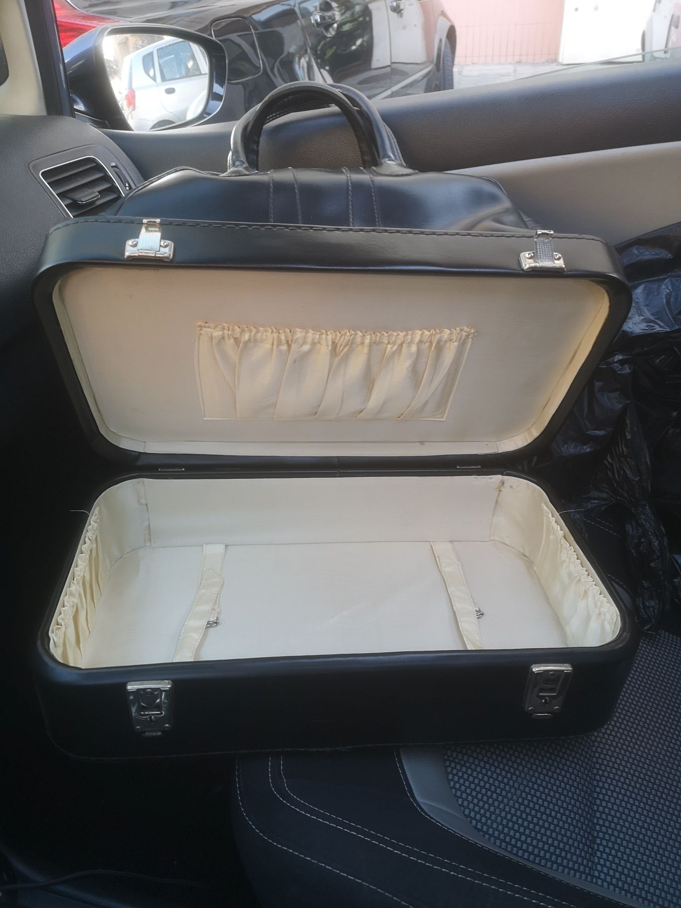 Saco com mala viagem em pele vintage
