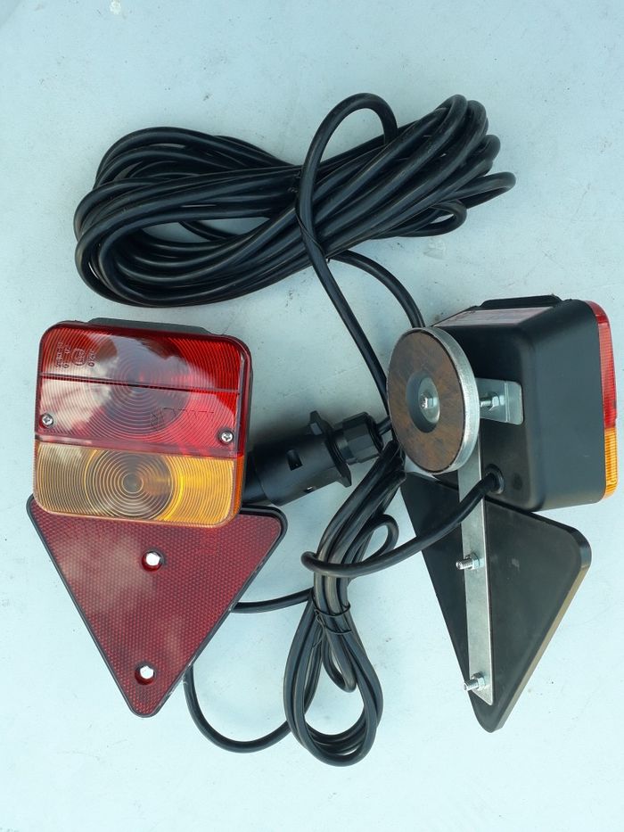Lampy na magnes, komplet z trojkatami, przewodem i wtyczką, lampa