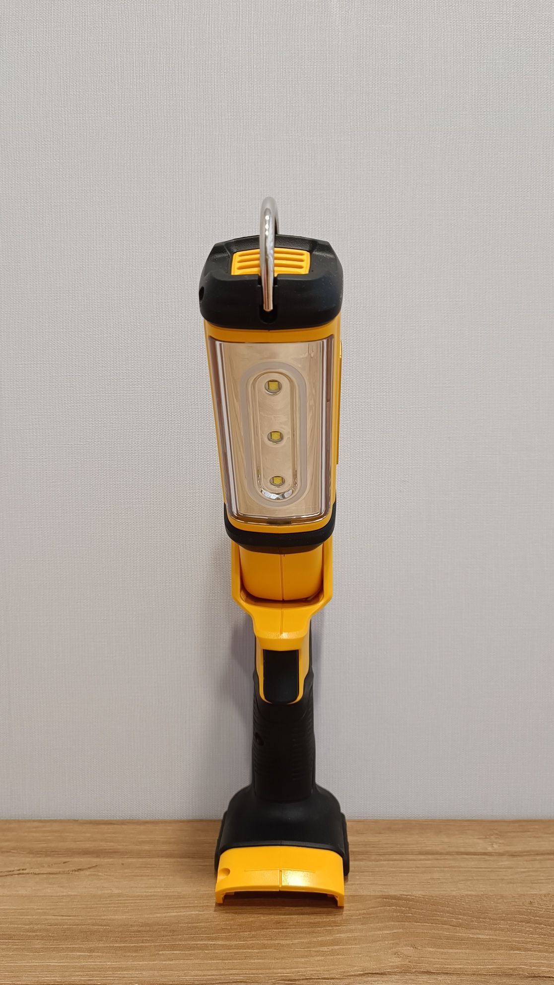 Ліхтар акумуляторний DEWALT DCL050