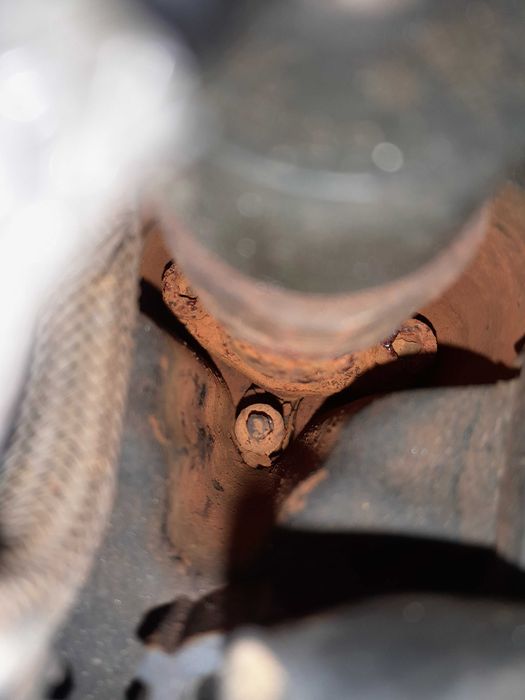 Wyciąganie zapieczonych wtryskiwaczy,urwanych świec żarowych.