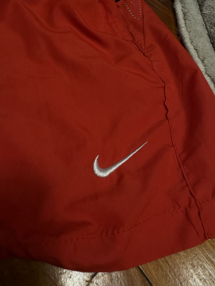 Червоні Шорти Nike з підкладкою