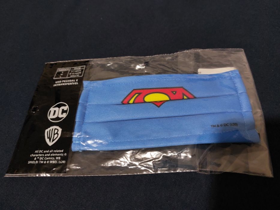 Camisas, Polo, T-shirt, casacos e Máscara de Marca para Criança