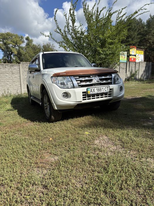 MITSUBISHI Pajero 2012 3.2 дизель 1 хозяин