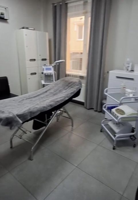 Косметолог,увеличение губ ,ботокс ,чистка лица ,пирсинг,мезотерапия