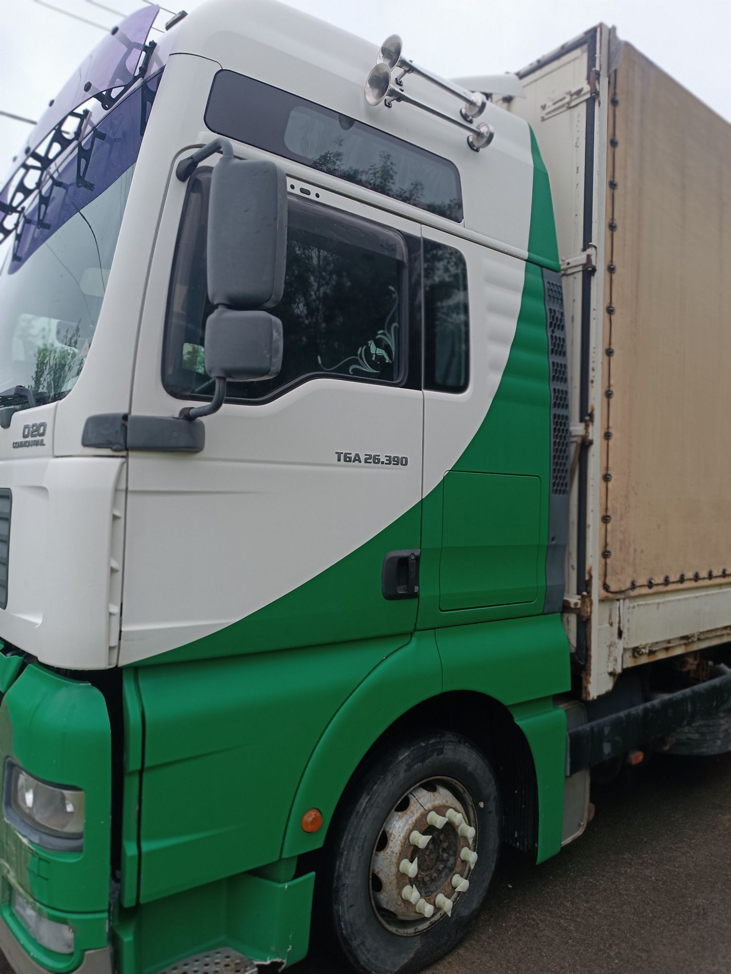 Man tga 26.390 контейнеровоз