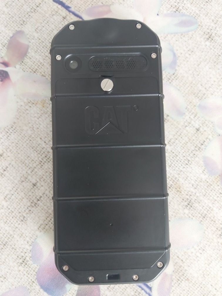 CAT B26 telemóvel novo