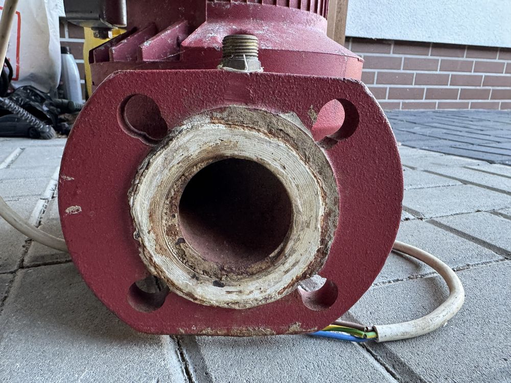 Grundfos UPS 50-120F bezdlawnicowa pompa obiegowa C.O 3 predkosci