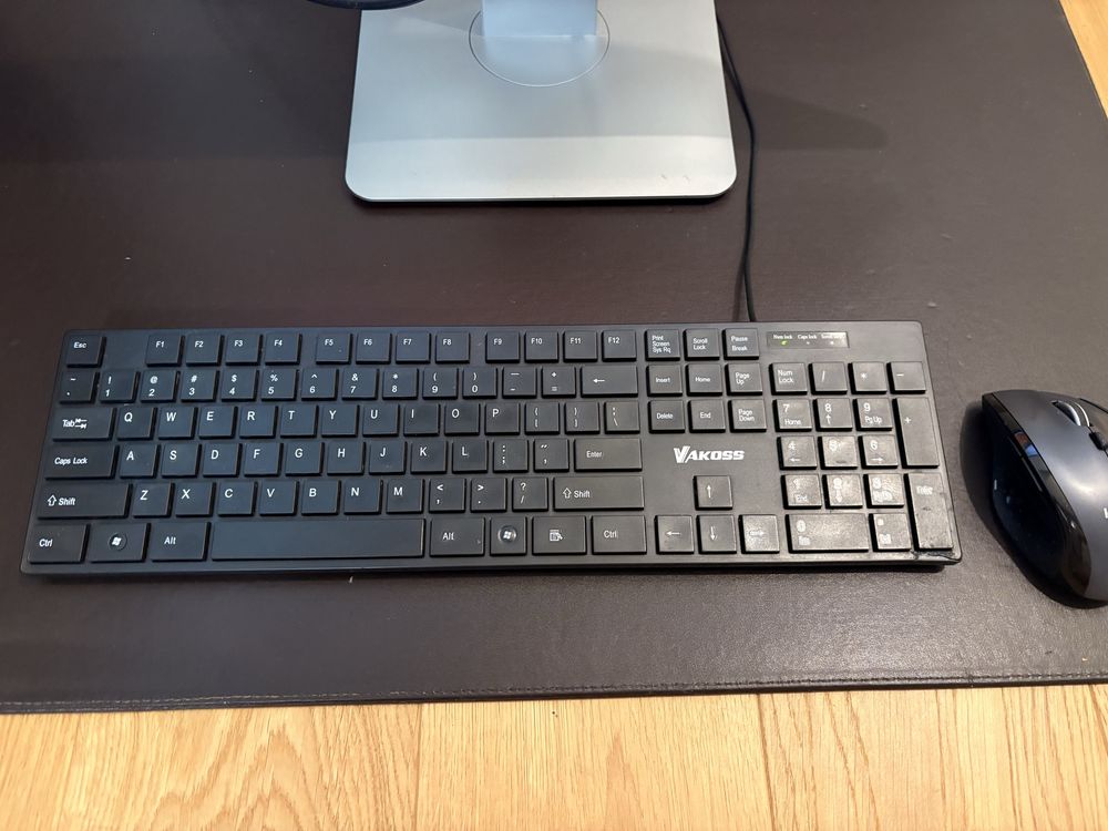 Komputer biurowy z Windows 10Pro + Monitor, mysz, klawiatura
