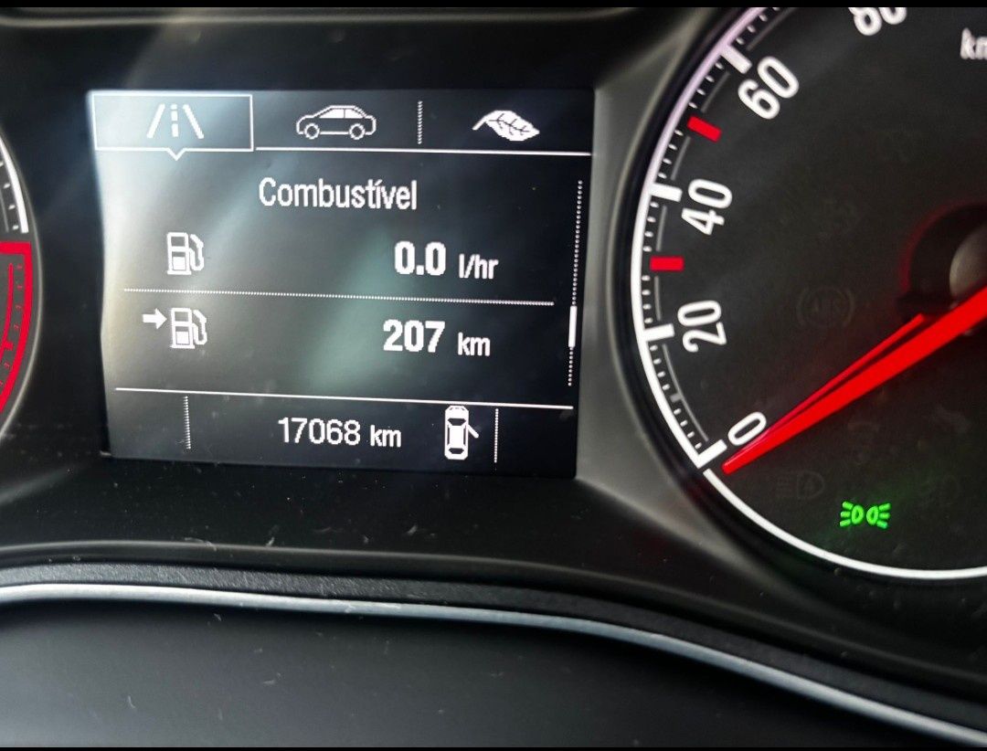 Opel Zafira praticamente nova