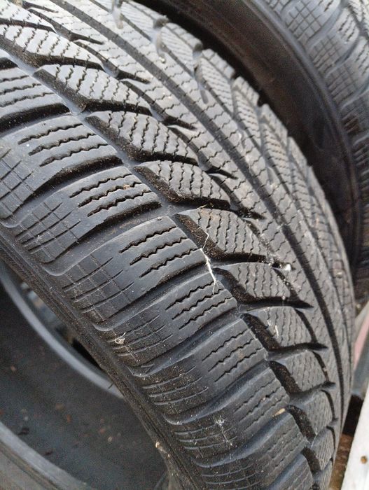 Sprzedam opony zimowe 215/50/17r stan bdb 8mm