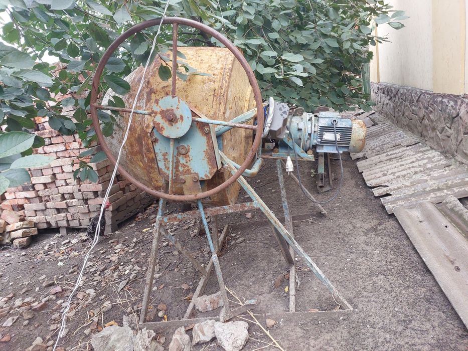 Продам бетономешалку