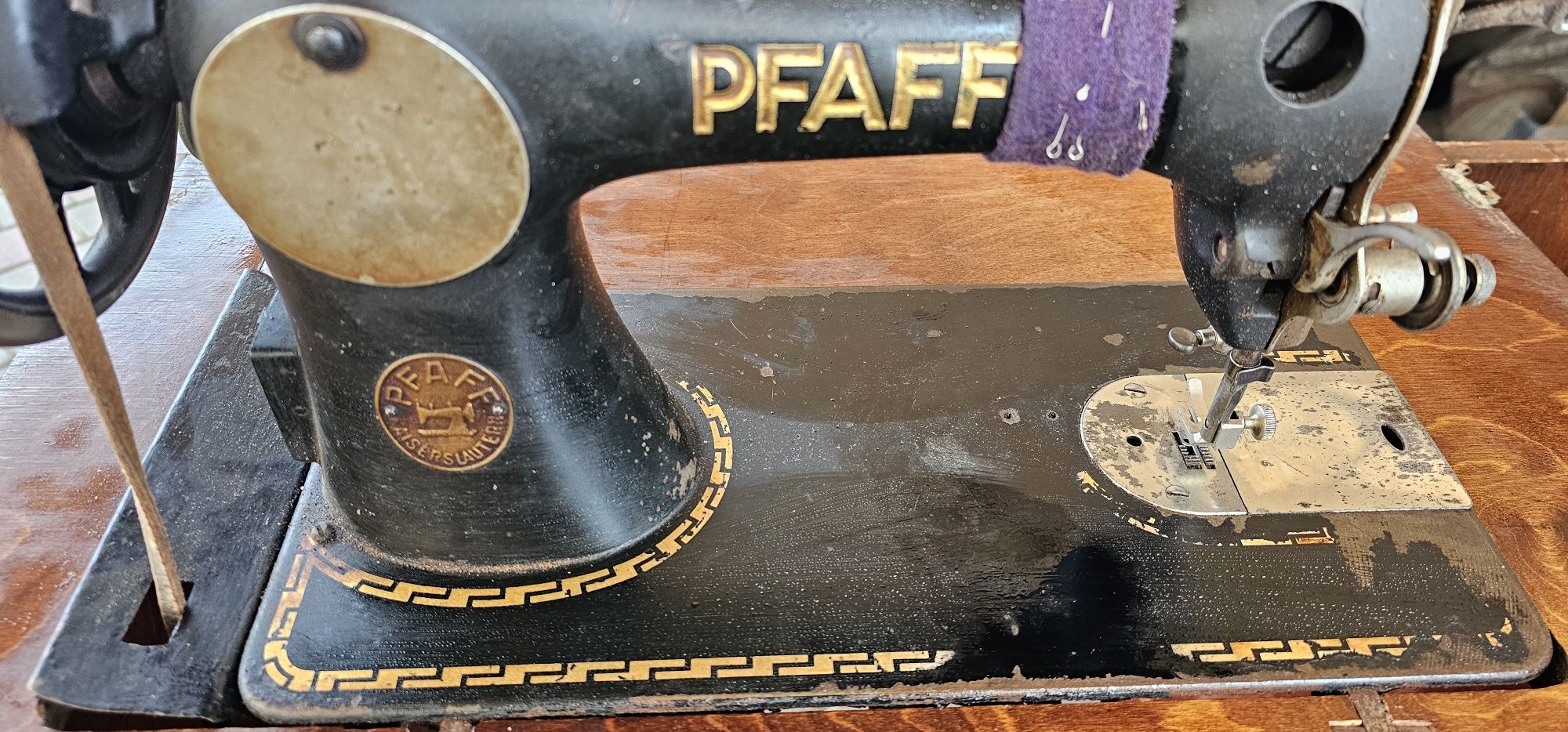 Продам швейную машинку PFAFF