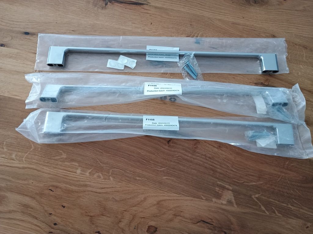Uchwyty do mebli 343 mm, rozstaw śrub 320 mm, srebrny błyszczący