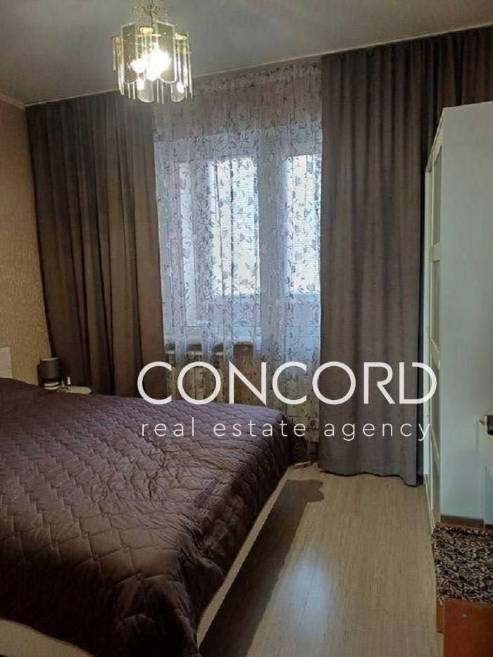 Метро "Шулявська", Ніжинська вул., 7. Соломʼянський район
