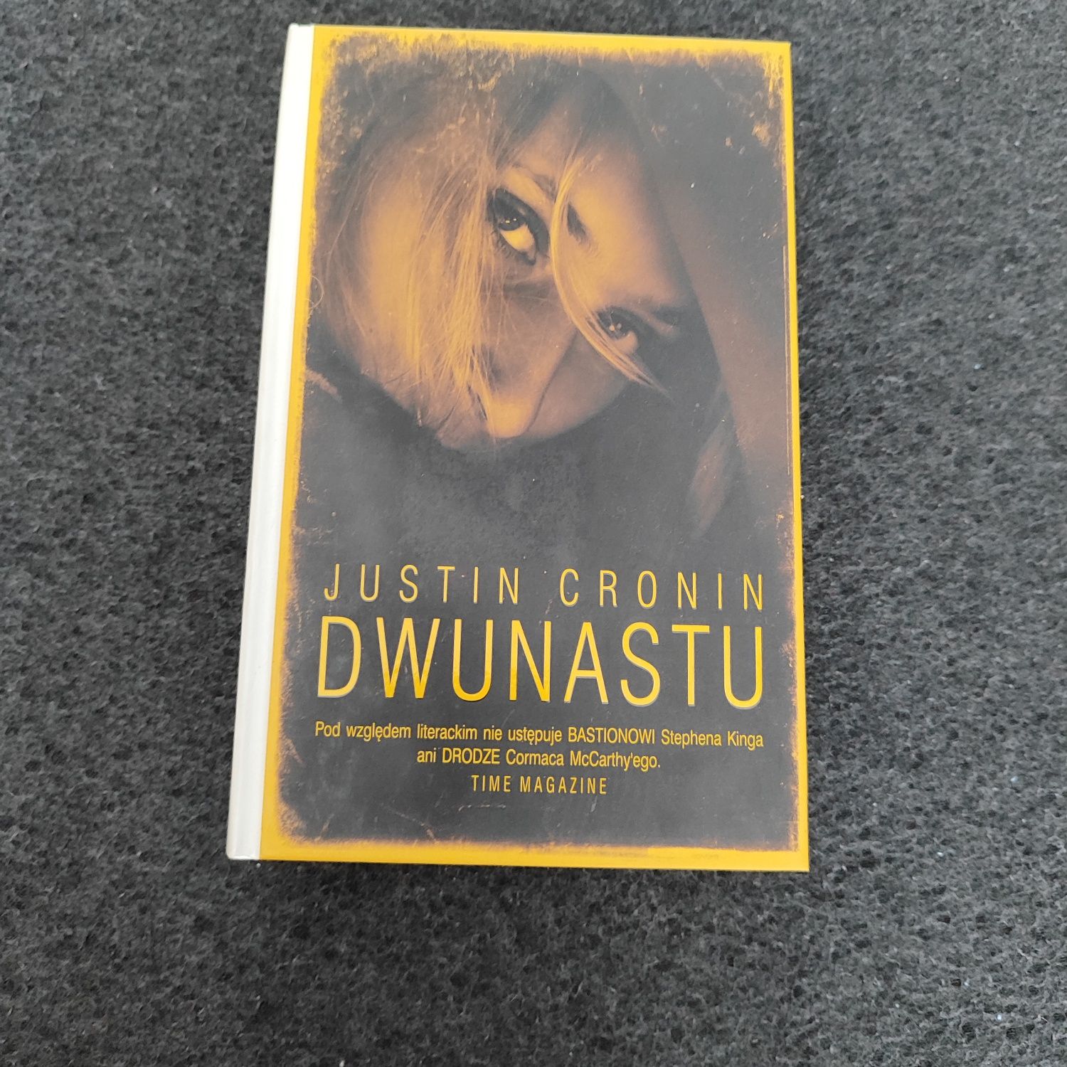 Dwunastu Justin Cronin