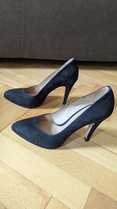 Нові замшеві туфлі човники 37