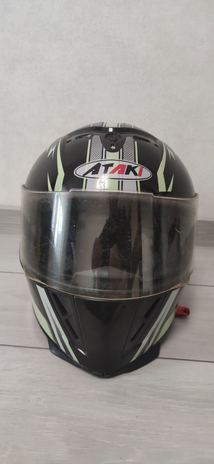 Срочно продам шлем 800 грн