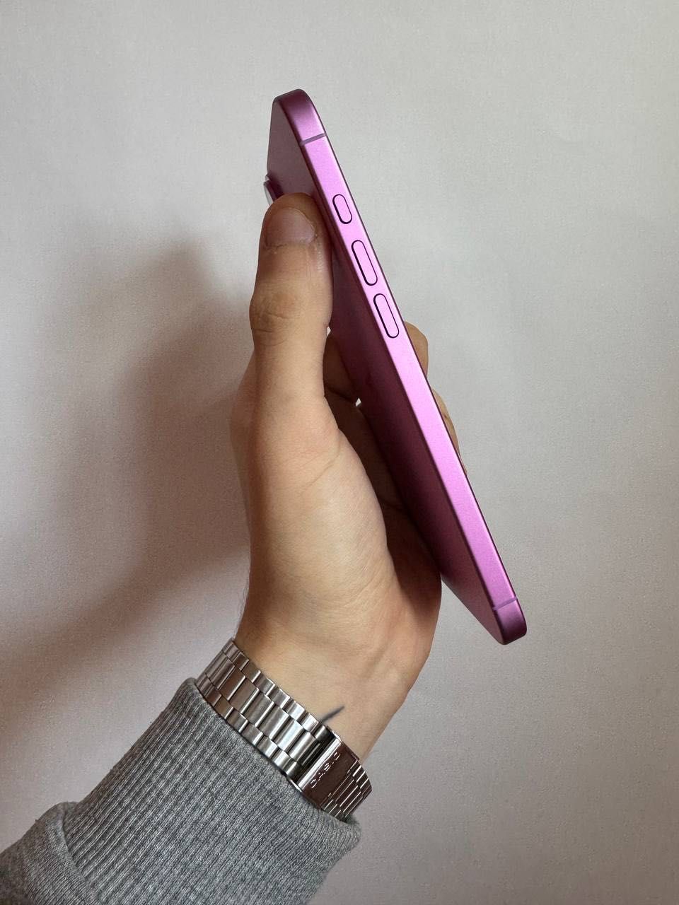iPhone 16 128 gb та подарунок — AirPods Pro 2