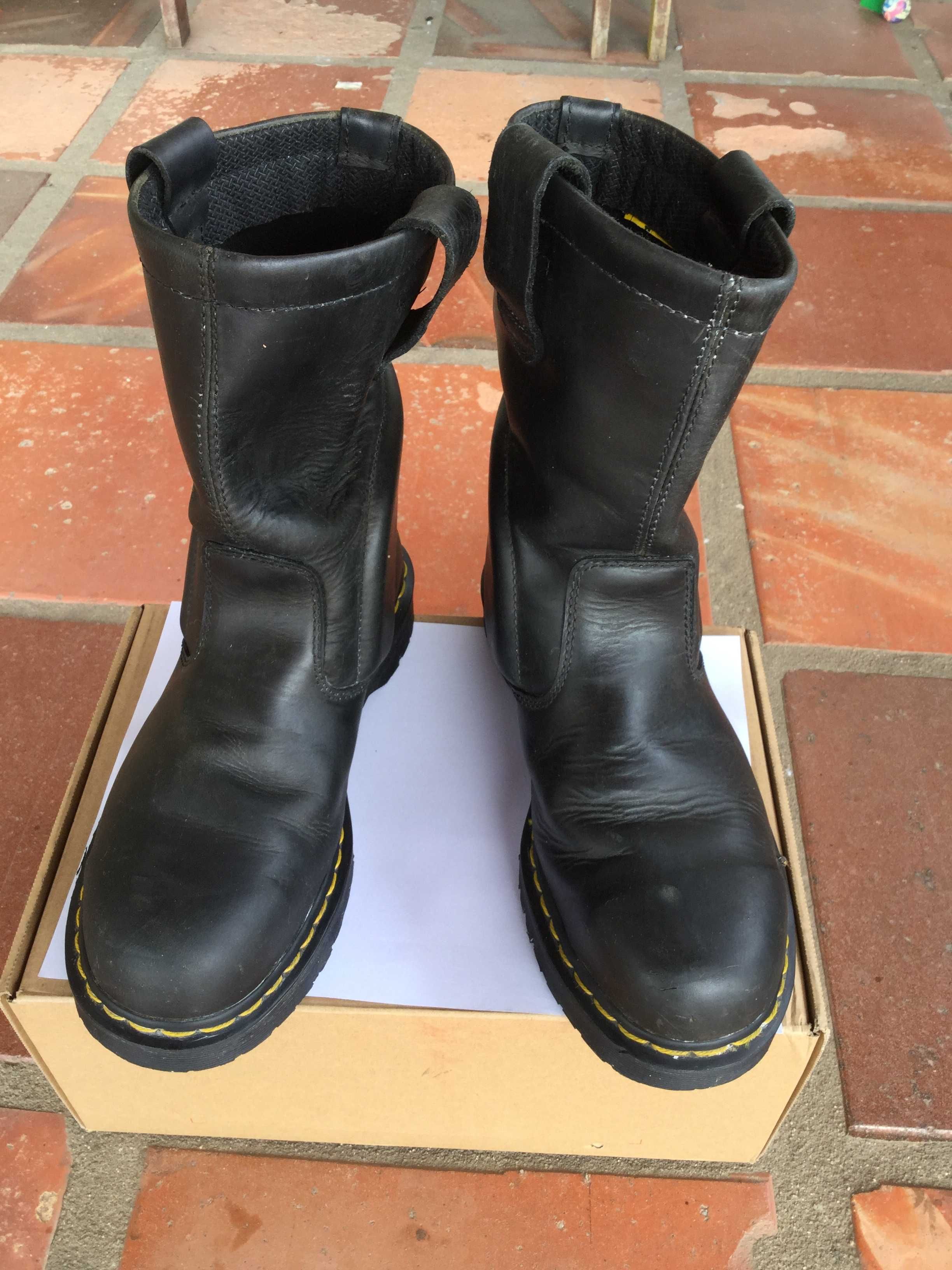 Botas Dr.Martens industrial 41, modelo  2295