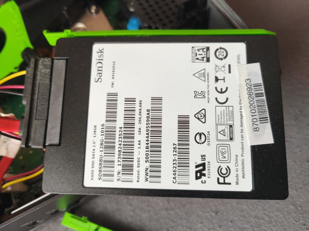 Mini komputer PC Fujitsu Esprimo Q556/2 i3 6 gen. 4GB DDR4