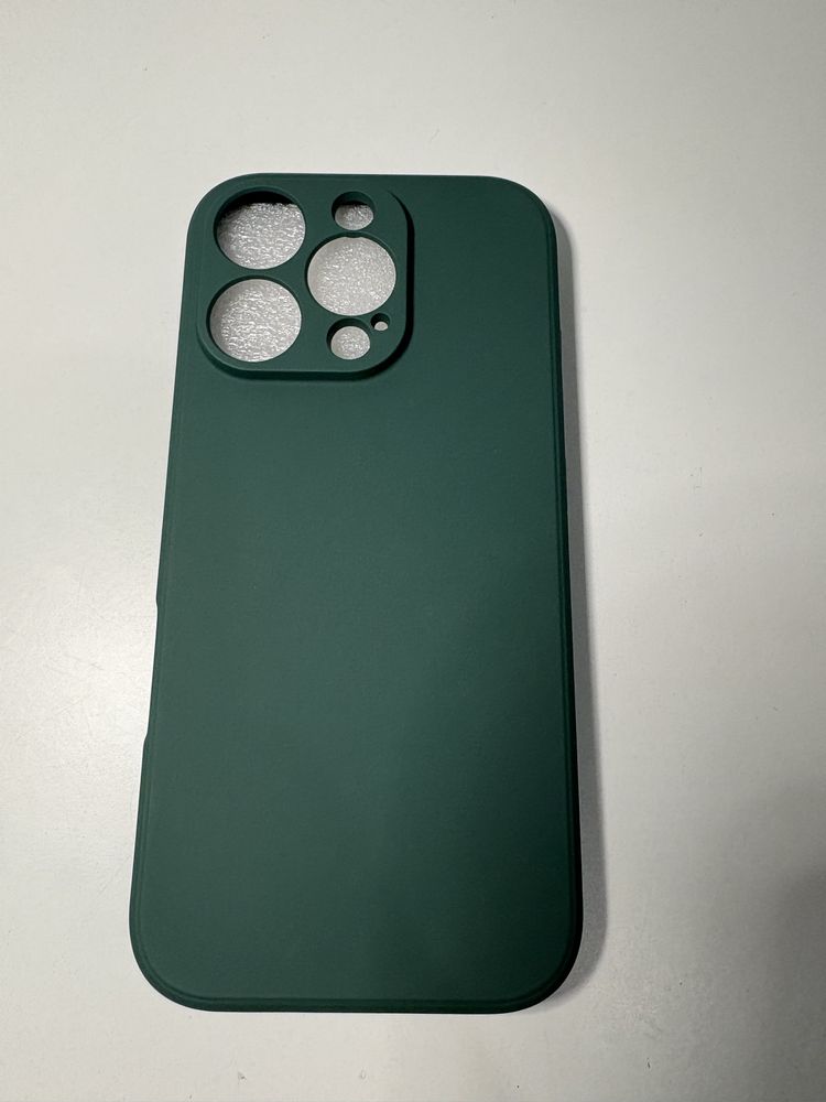 Nowe silikonowe etui do iPhone 16 Pro – zielone