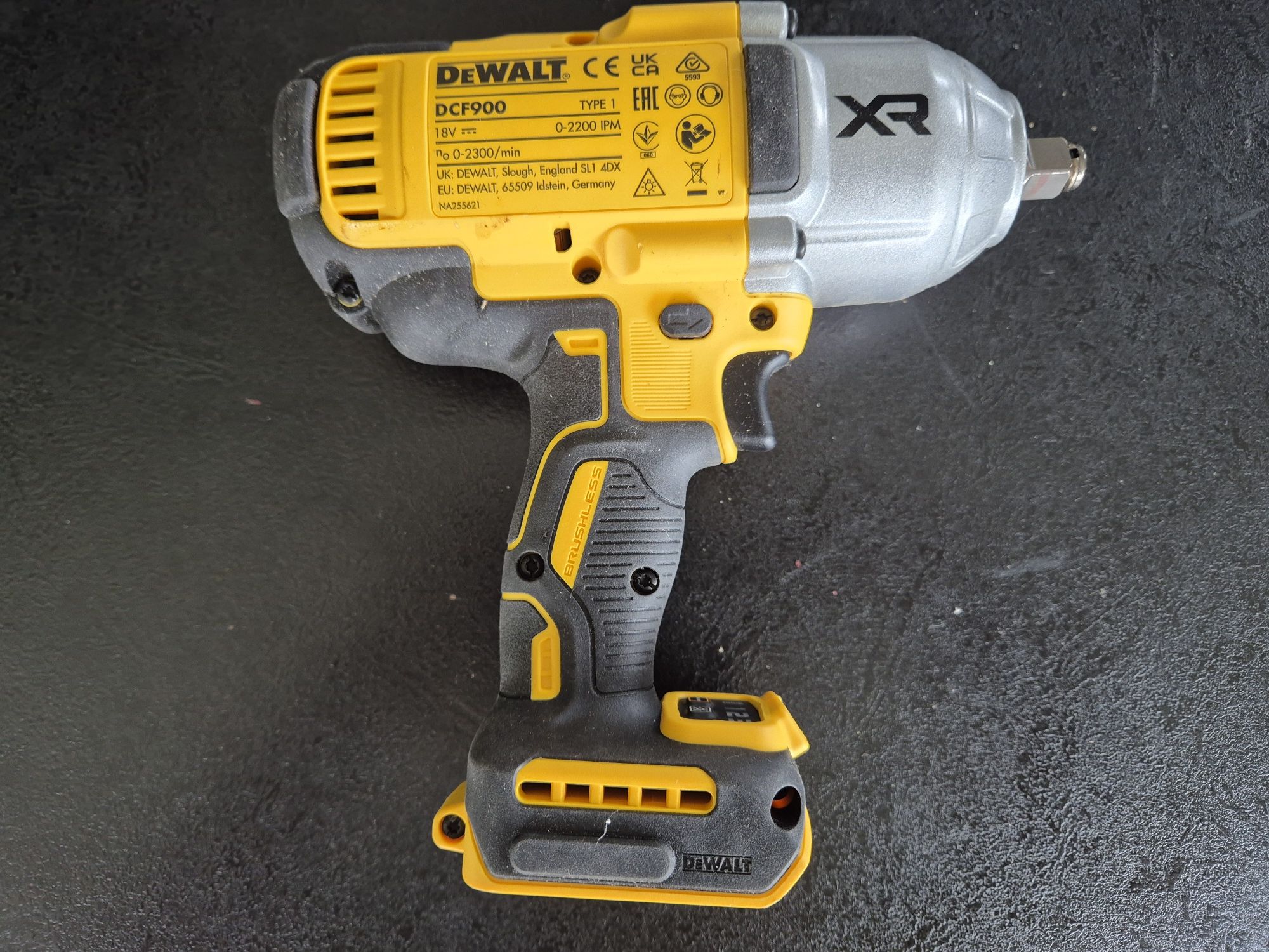 Akumulatorowy klucz udarowy DeWalt DCF900 NOWY
