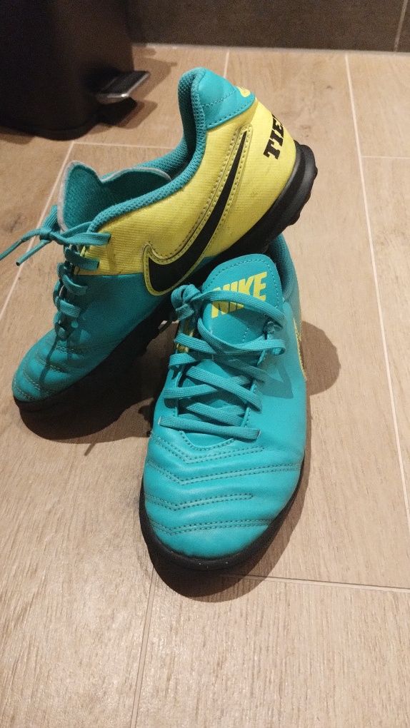 Nike Tiempo turfy 37,5
