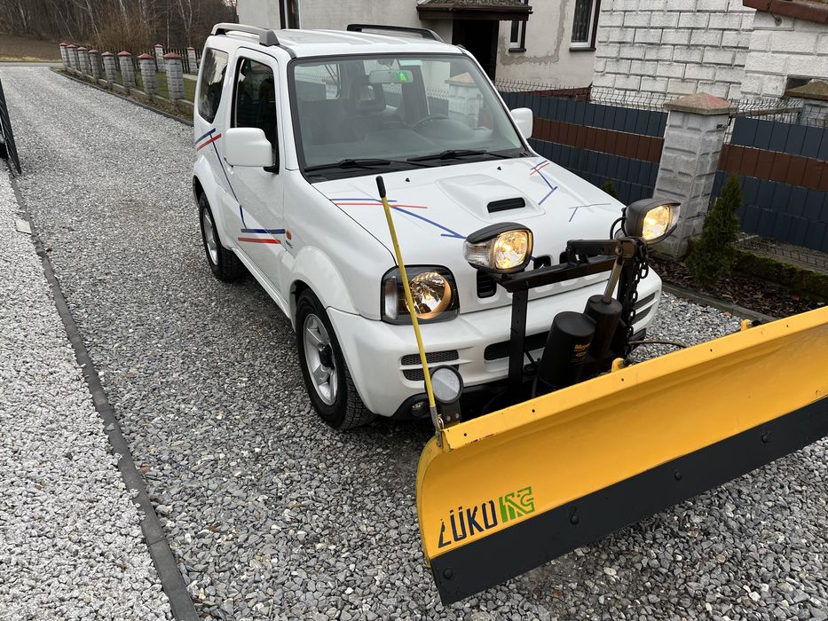 Suzuki Jimny 1.5 DDIS + 4x4 zarejestrowany W PL JAKO SPECJALNY
