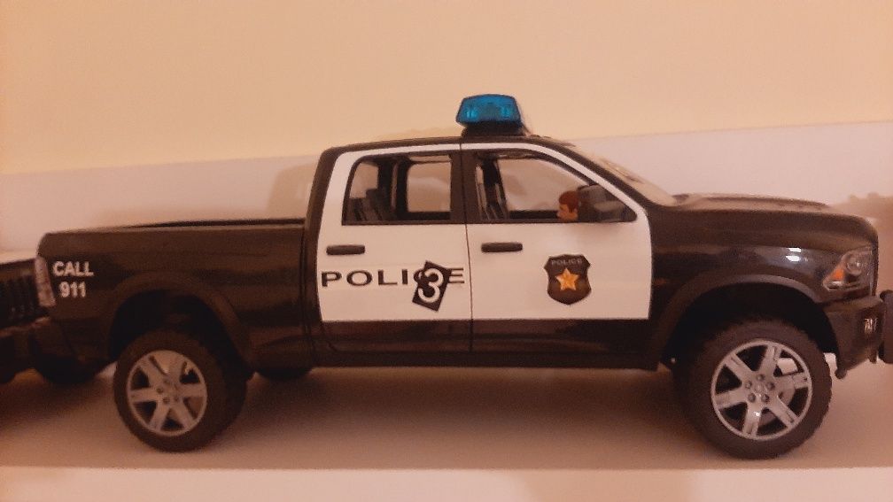 BRUDER 02505 Dodge RAM Policji USA