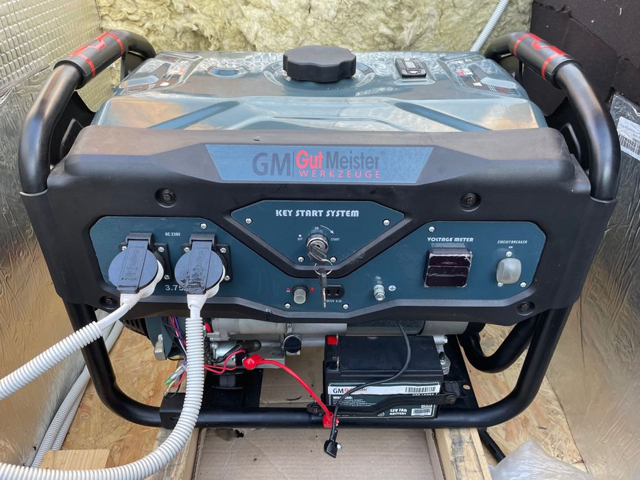 Бензиновий генератор