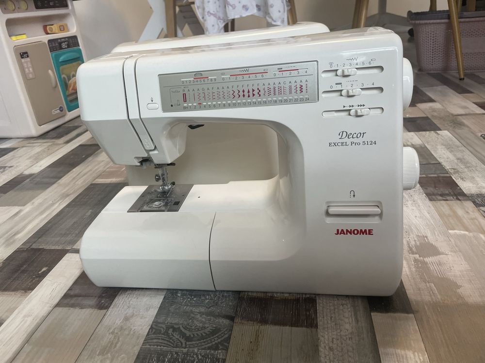 Швейна машина Janome Exel Pro 5124