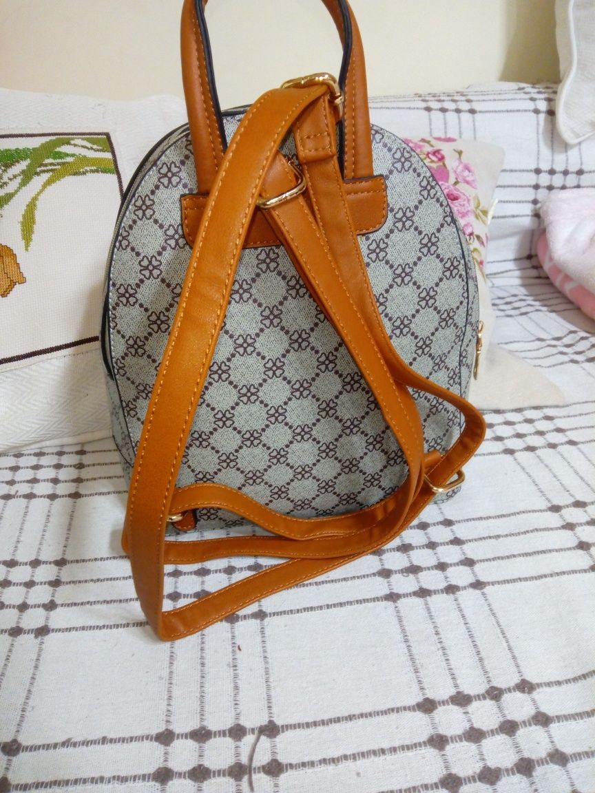 Mochila de senhora