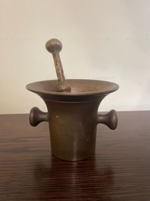 Mosiężny moździerz