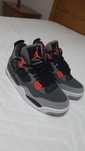 Ténis Air Jordan 4 Retro - Tamanho 40