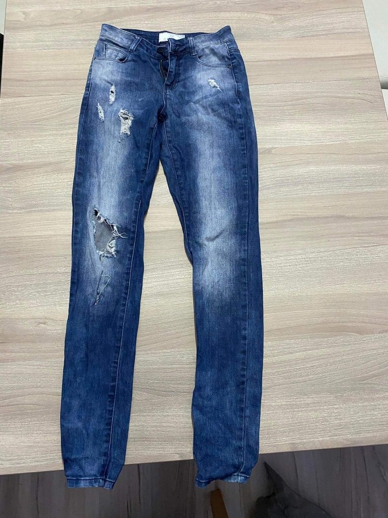 Paka ubrań damskich młodzieżowych rozm. 34 XS 11 sztuk