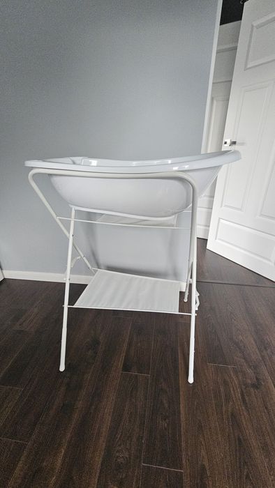 Wanienka dla dziecka ze stelażem