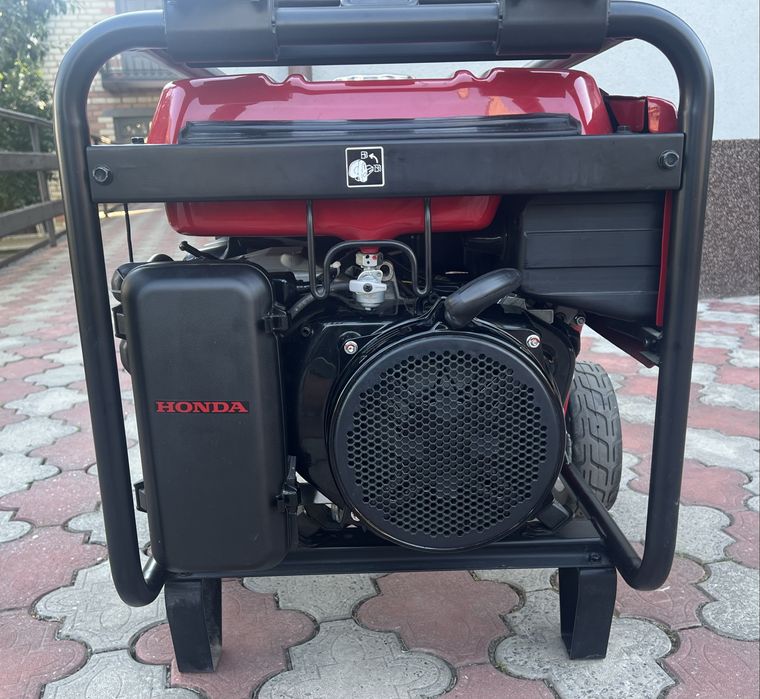 Генератор Honda EM5500CXS