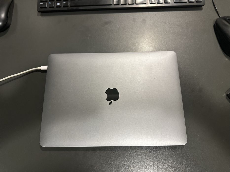 Macbook pro 13” touchbar