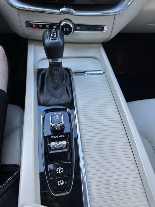 Volvo xc60, t6 320h.p.