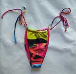 Pretty Little Thing dół od bikini majtki thong stringi wiązane XS S 34