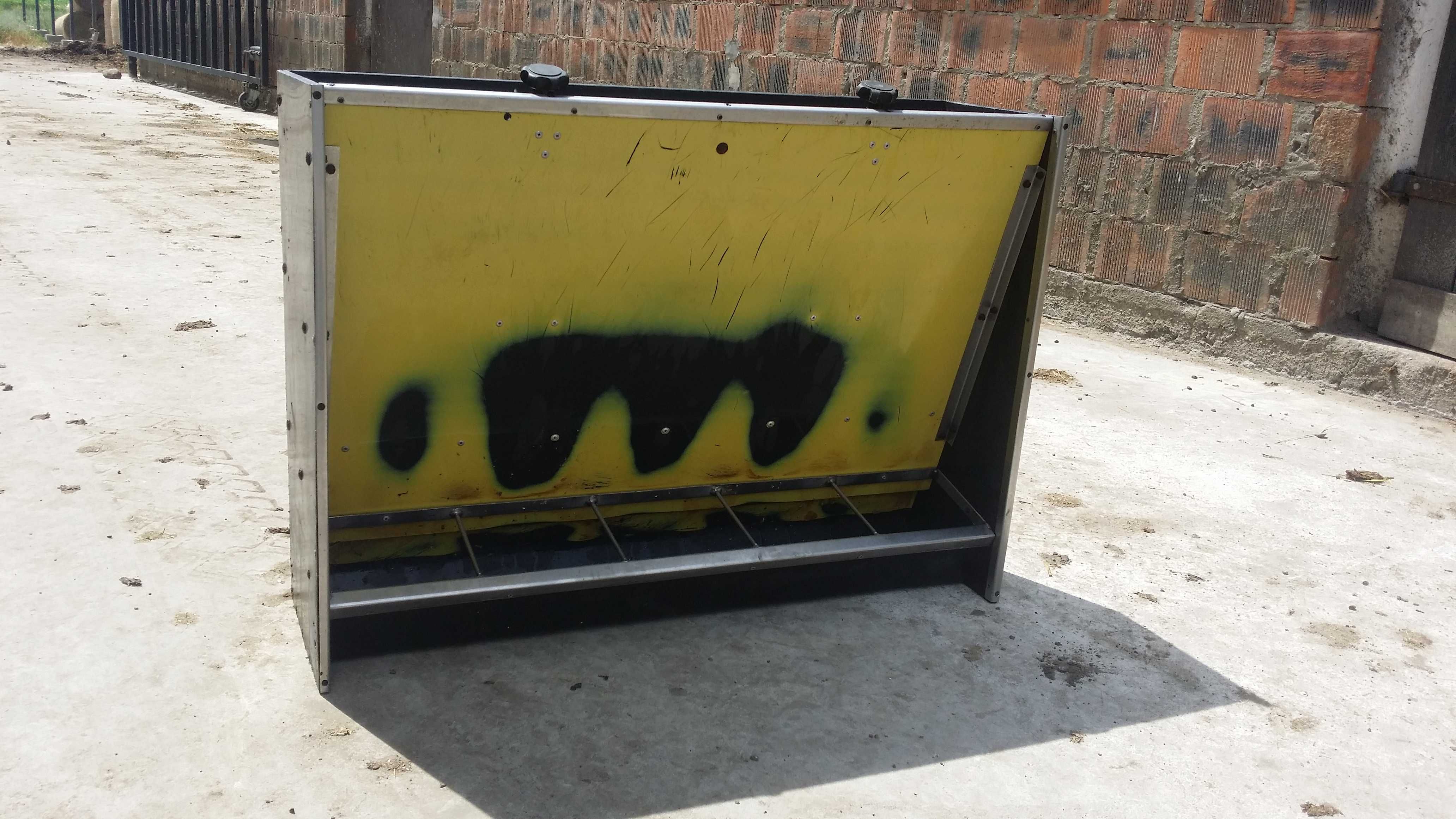 Karmnik automat pasnik trzoda prosiaki