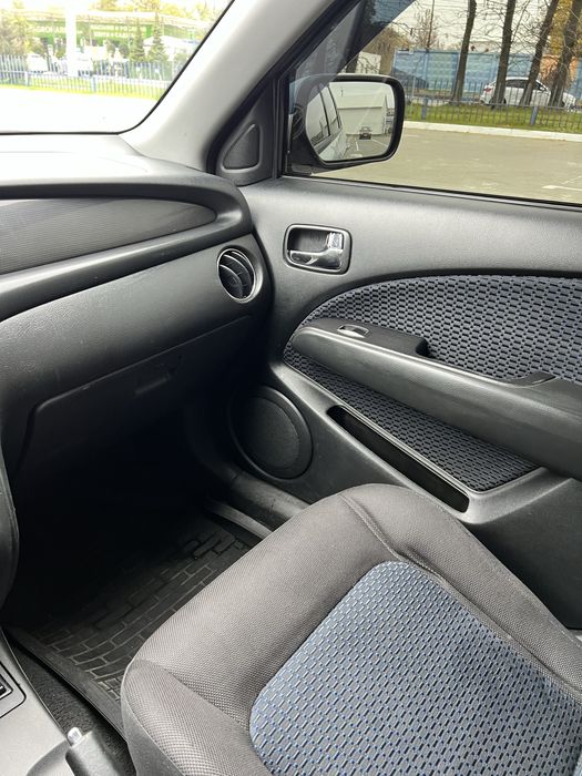 Mitsubishi Outlander 2008 2.0 мкпп