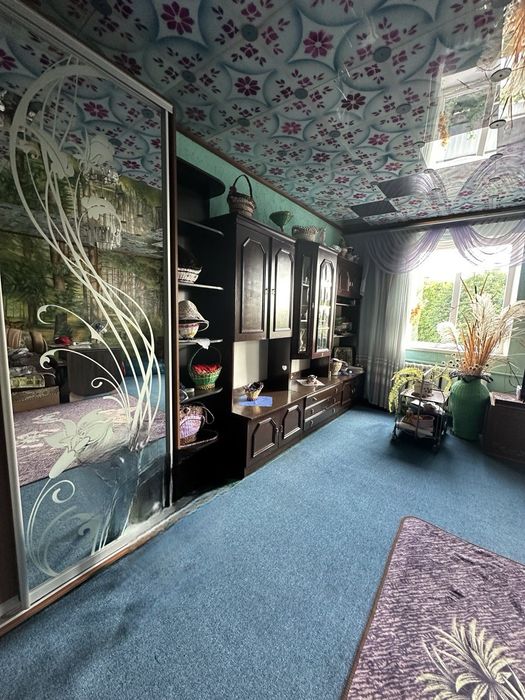 Здається 2-х поверховый Будинок