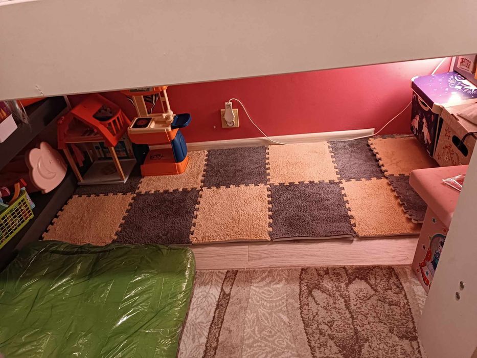 Łóżko antresola dziewczęce
