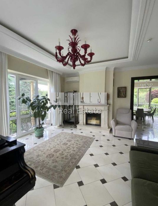 Оренда стильного та сучасного 2-поверхового будинку в Іванковичах