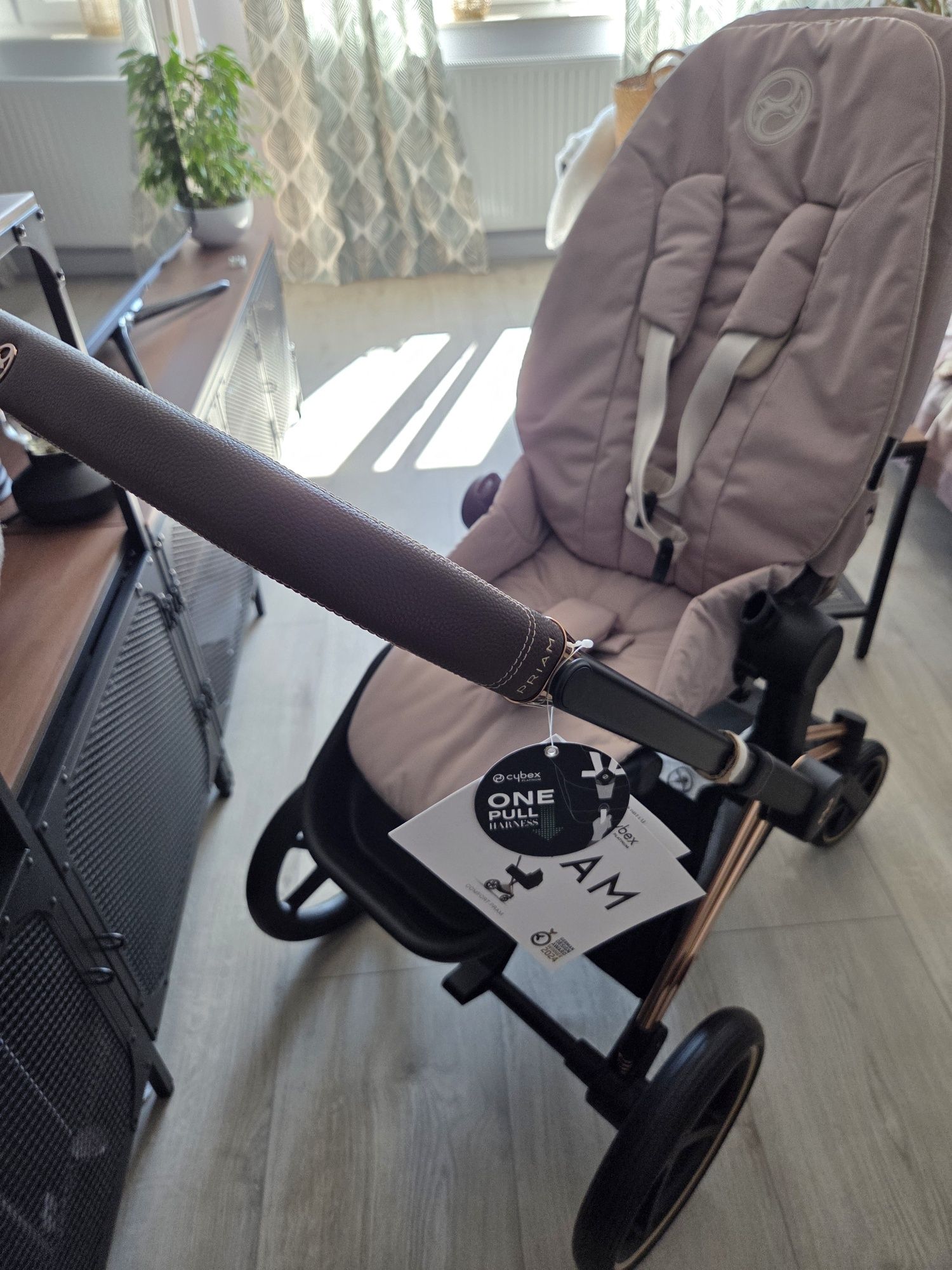 Nowy wozek Cybex Priam 4.0 beżowy