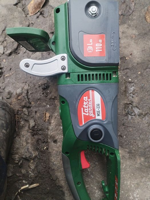 Продам электопилу мощную.