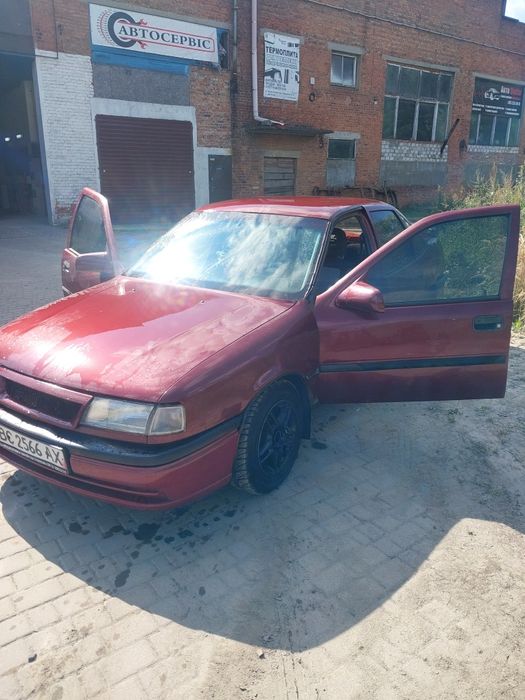 Opel vectra A 1.6 карб